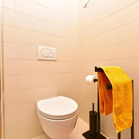 Volme 2445 Apartment *