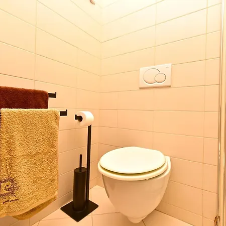 Volme 2445 Apartment Banjole